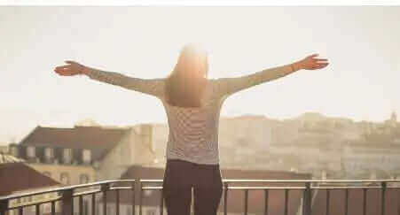 Do optimists have a longer life span? Here's what the research says.