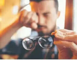 Telomerase and Age-related Macular Degeneration.