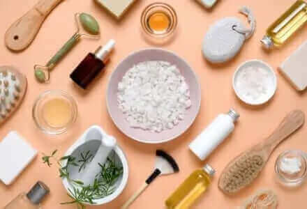 The impact of tetrahydrocurcumin on the hydration, elasticity, and color of human skin in cumin cream.