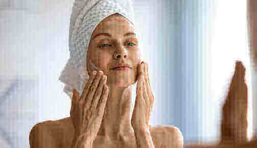 Tetrahydrocurcumin molecule enhancing skin hydration at the cellular level