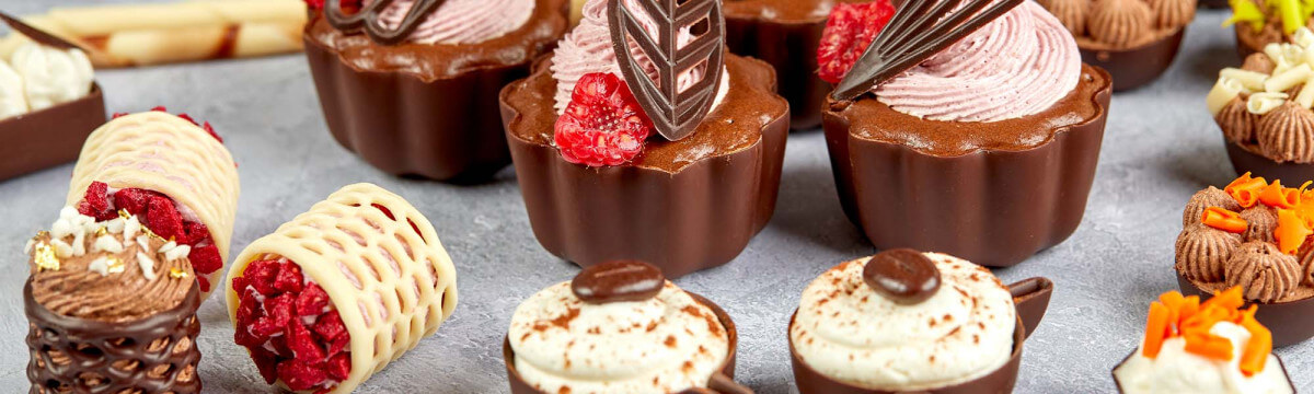 New chocolate cups and décor