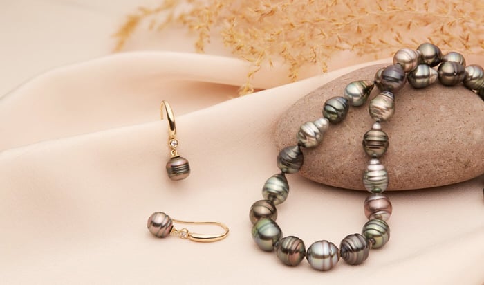 The Thrill is Black, Tahitian Pearl Black!