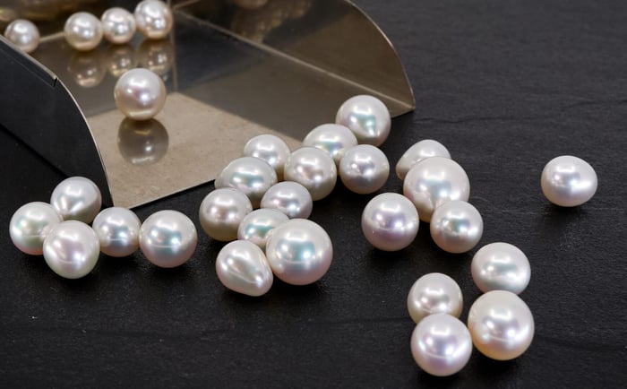 White South Sea pearls with gem grade orient