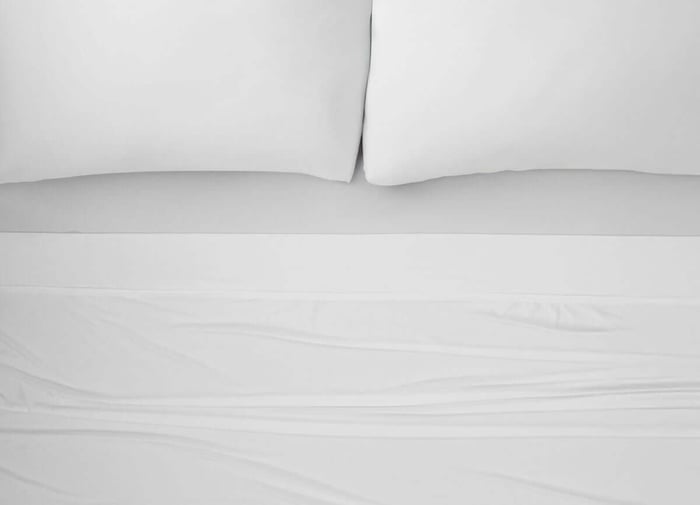White Bedding Sheet Set with Cooling Features by SHEEX