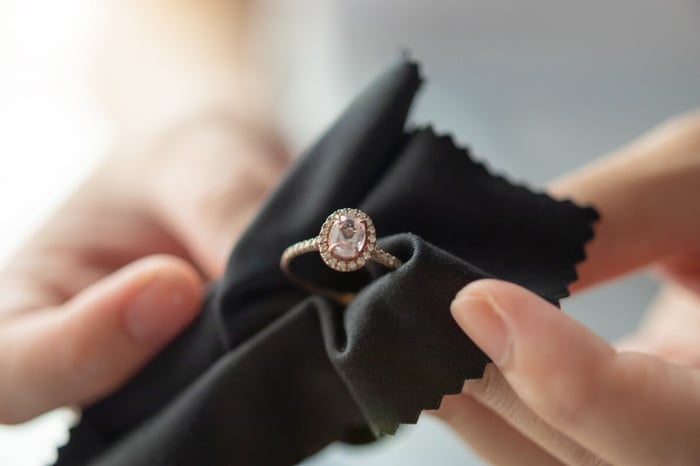 Eight Ways To Clean Diamond Jewellery Without Using Harsh Chemicals