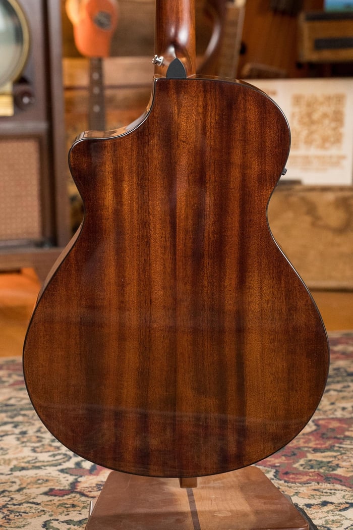 Best Acoustic Guitar Under $500 Breedlove Discovery Concert Edge Burst