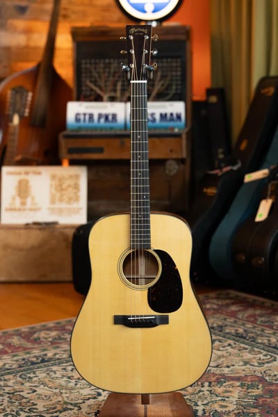 Martin D-18 vs D-28 - 2025 Martin D-18