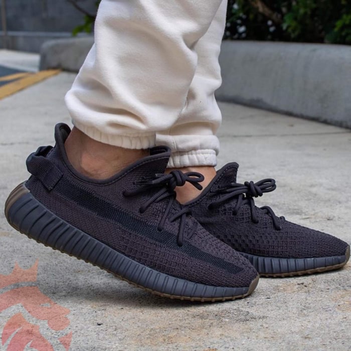 【美品】adidas YEEZY BOOST 350 V2 cinder Adidas Yeezy Boost 350 V2 Cinder Non-Reflective Black 2020