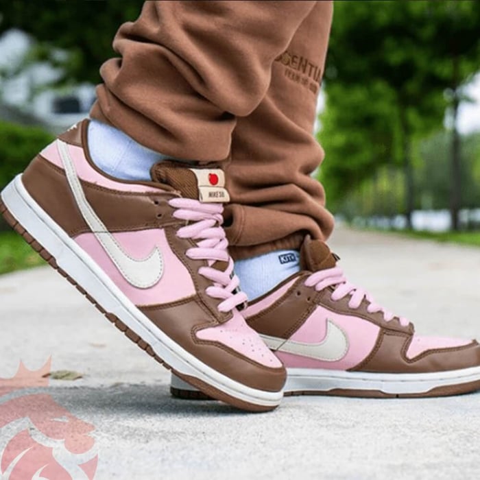 靴 Nike Stussy Dunk SB Low Cherry Nike Dunk SB Low Stussy Review
