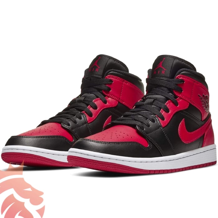 First Look: Air Jordan 1 Mid “Banned”