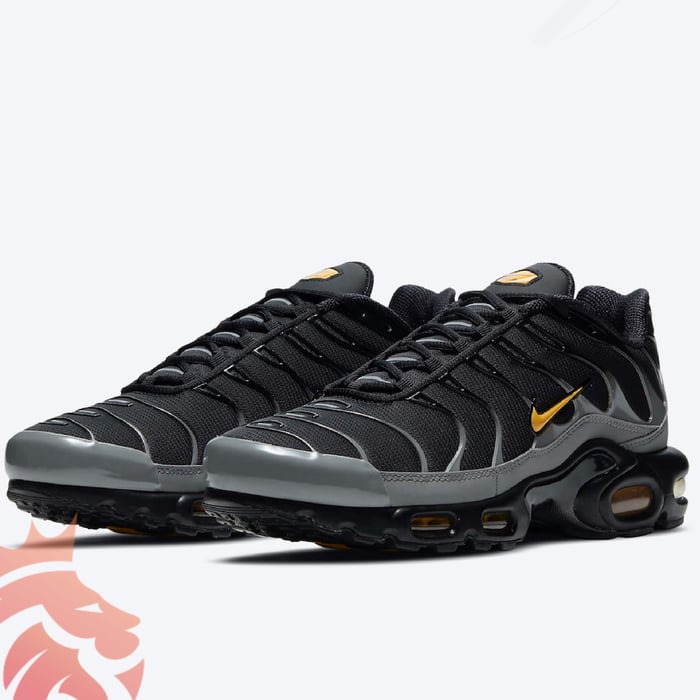 First Look: Nike Air Max Plus “Batman”