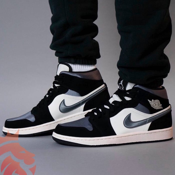 Yankeekicks Closet: Air Jordan 1 Mid SE “Satin Smoke Grey”