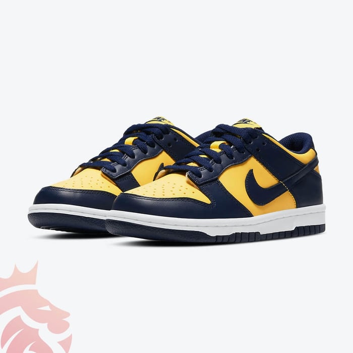 靴 Nike Dunk Low Michigan Sneak Peek: Nike Dunk Low â€œMichiganâ€ - YankeeKicks