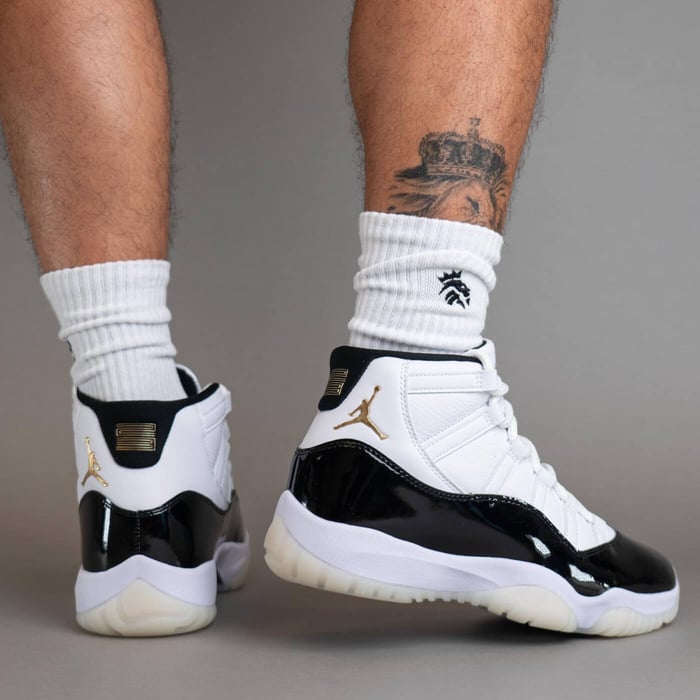 AIR JORDAN 11 