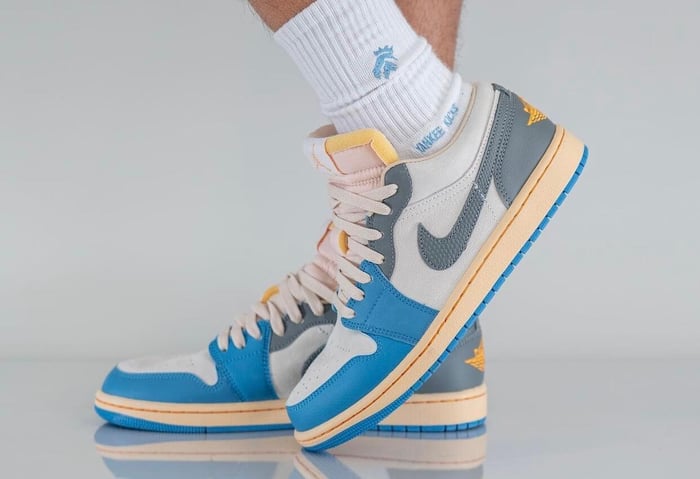 553558-144 Nike Air Jordan 1 Low University Blue UNC Dark