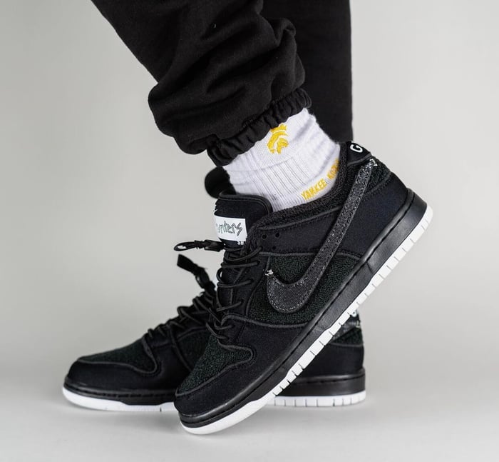 Gnarhunters x Nike SB Dunk Low – YankeeKicks Online