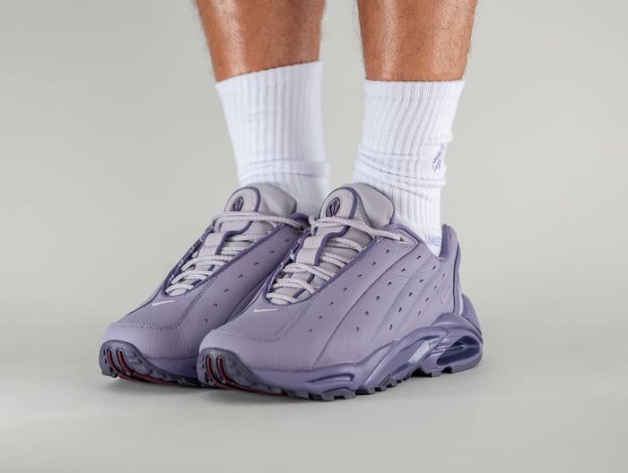ファーストカラー Nocta × Nike Hot Step Air Terra NOCTA x Nike Hot Step Air Terra “Purple” – YankeeKicks Online