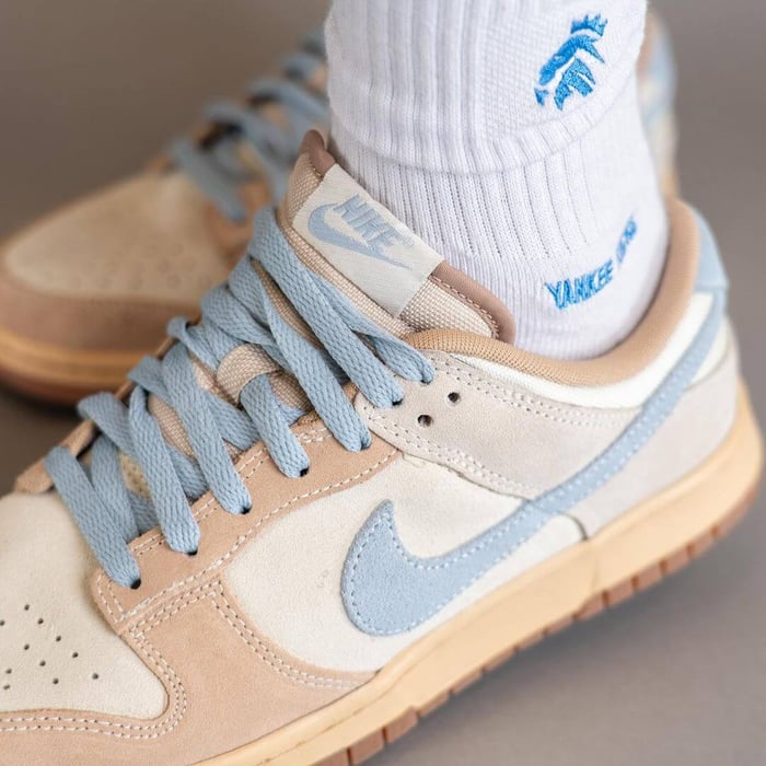 NIKE DUNK LOW “SANDDRIFT/ARMORY BLUE”