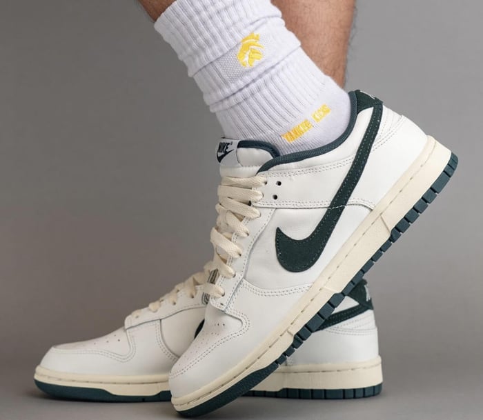 NIKE DUNK LOW “ATHLETIC DEPARTMENT”