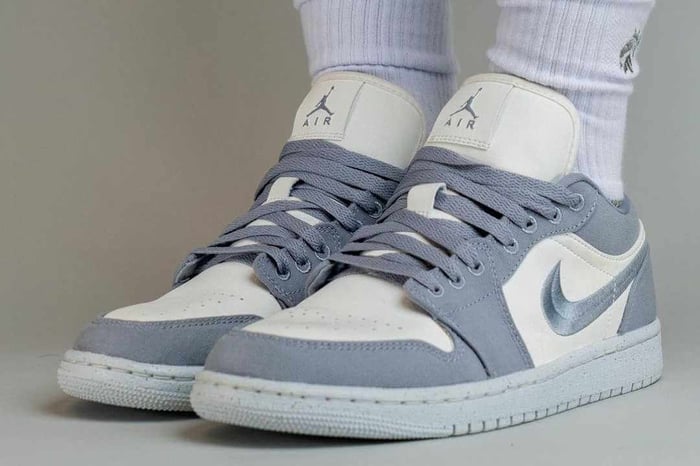 Air Jordan 1 Low SE 