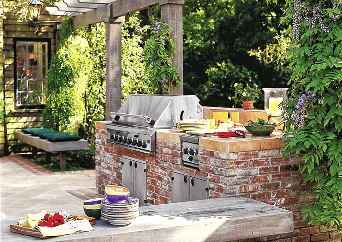 How To Create An Outdoor Kitchen And Dining Area