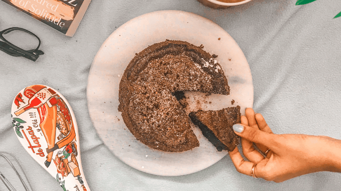Cake, walnuts and coffee - it doesn't get better than that.