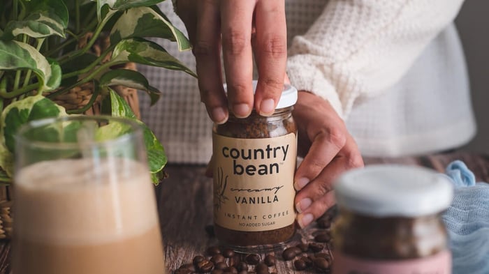 This Spiced Dalgona Iced Latte will blow your mind!