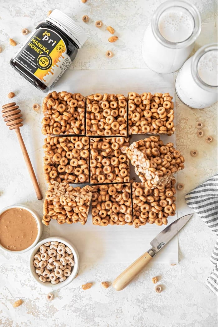 Peanut Butter Manuka Honey Cereal Bars