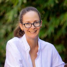 Helping Writers Become Authors – Anna Featherstone Shares Her Journey