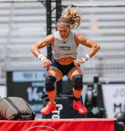 CrossFit athlete Leka Fineman competes in a GO Knee Sleeve, demonstrating a movement-based alternative to ibuprofen during high-intensity training.