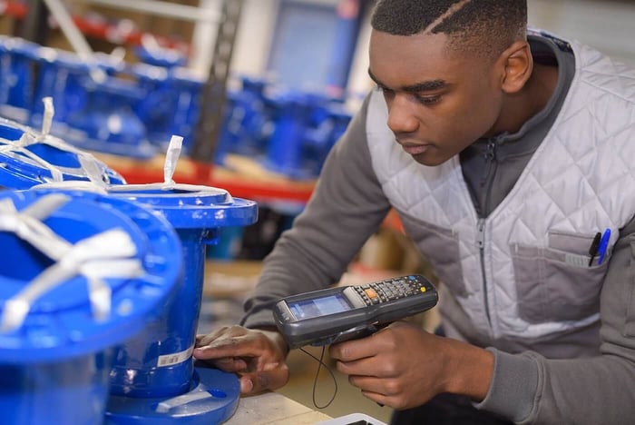 How To Choose The Right Technology For Your eCommerce Warehouse