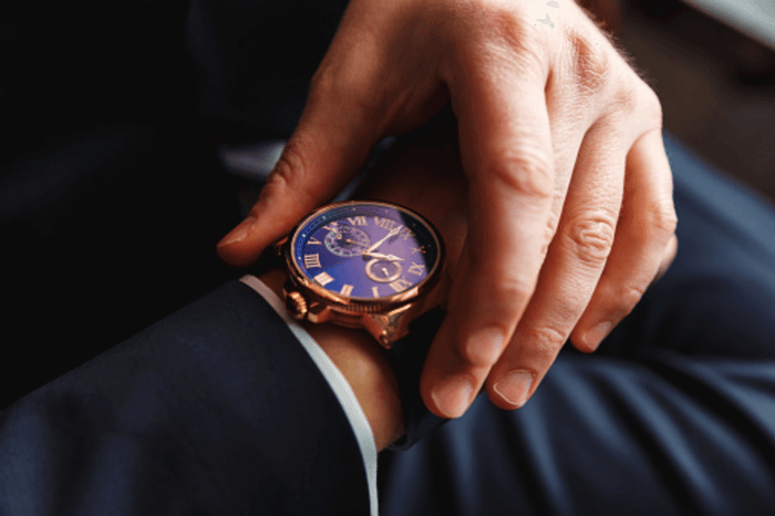 GALLANTRY GUIDE TO THE EDC WATCH