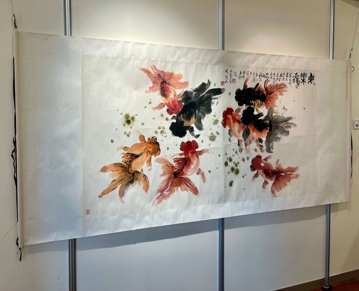 Yeo Eng Meng's Chinese ink painting of goldfish