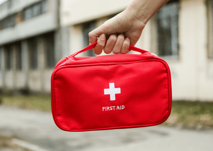 Die perfekte Reiseapotheke mit Checkliste: Was in keinem Koffer fehlen darf