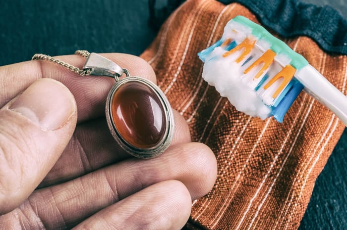 Sparkle Bright Cleans Costume and Fashion Jewelry Safely