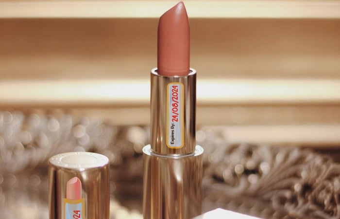 DOES YOUR LIPSTICK ACTUALLY EXPIRE? (Spoiler alert, it does)