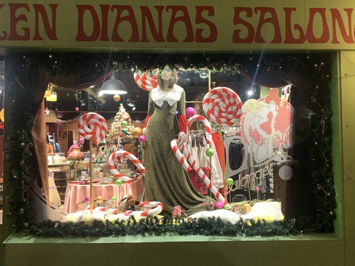 Årets juleutstilling - vintage og nytt i godtebutikken🍬