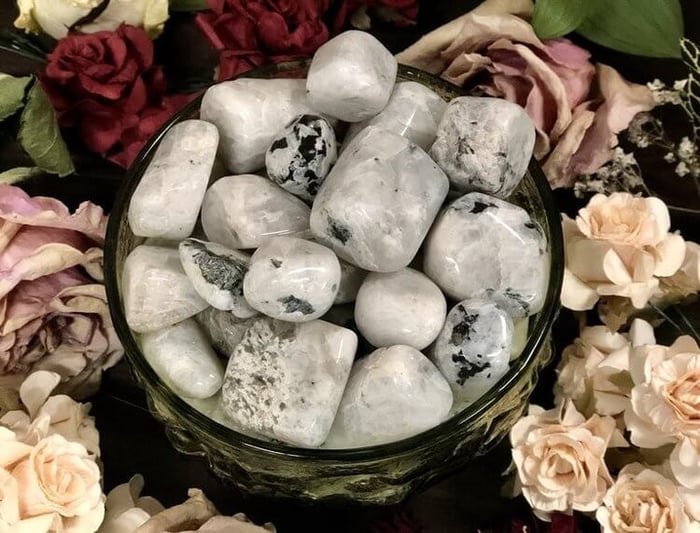 CRYSTAL PROFILE: MOONSTONE