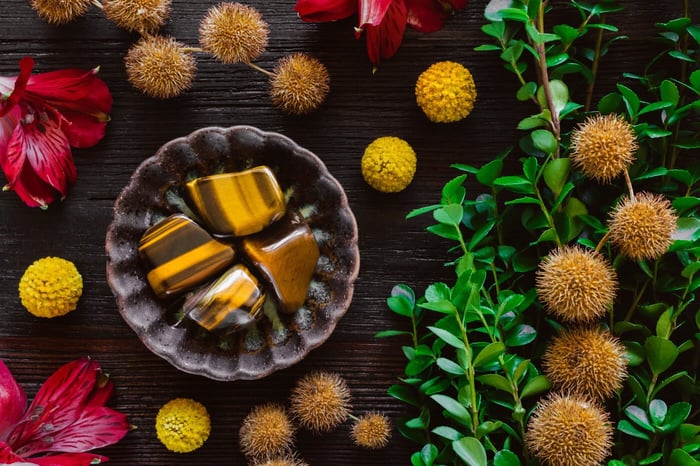 CRYSTAL PROFILE: TIGERS EYE