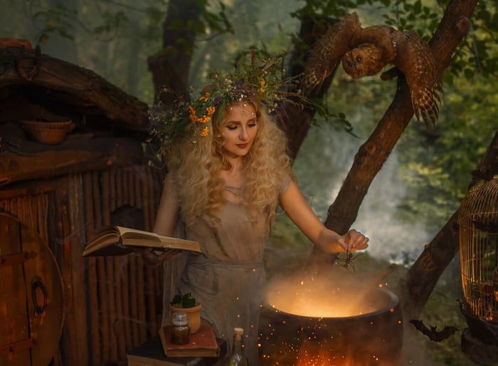 FIVE WAYS TO KNOW IF YOU’RE A KITCHEN WITCH