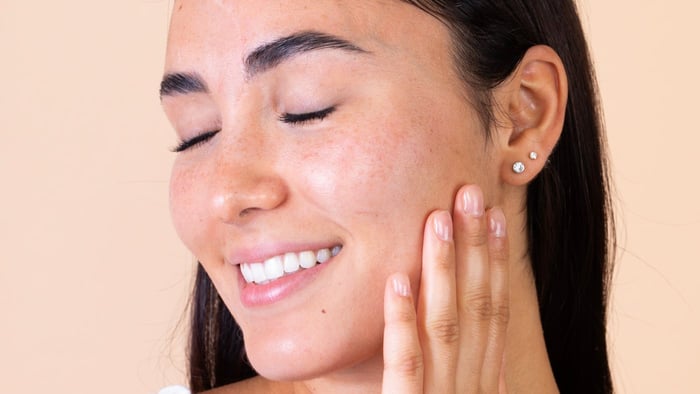 Face wipes vs. facial cleanser