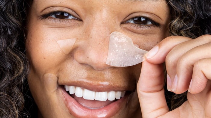 The difference between nose strips and pore patches