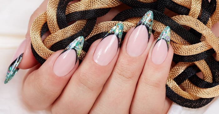 Using Glitter Acrylic Powders for Stunning Nail Designs