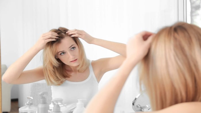 5 Flirty Hairstyles for Female Hair Loss