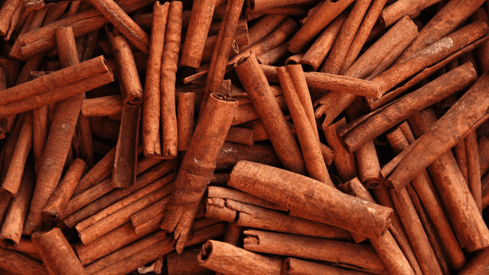 Getting to Know Cinnamon: Essential Oil + Health Benefits