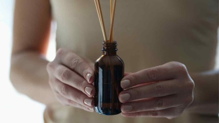 Tea Tree Oil Diffuser:  3 Recipes to Mix Up Magic
