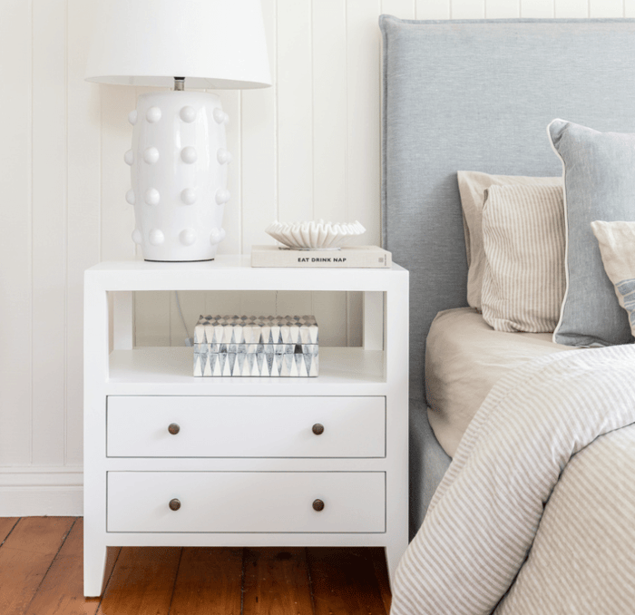 How to choose the perfect Hamptons bedside table