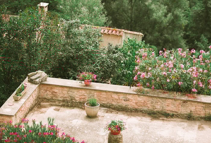 Why Coping Stone Is An Important Garden Feature?