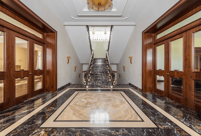 Revamp Your Home Entryway With Work-tops: Expert Tips