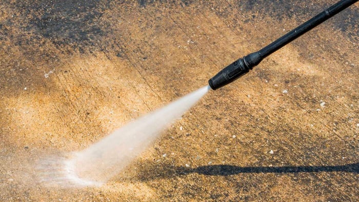 Cleaning Mould and Mildew off Outdoor Surfaces